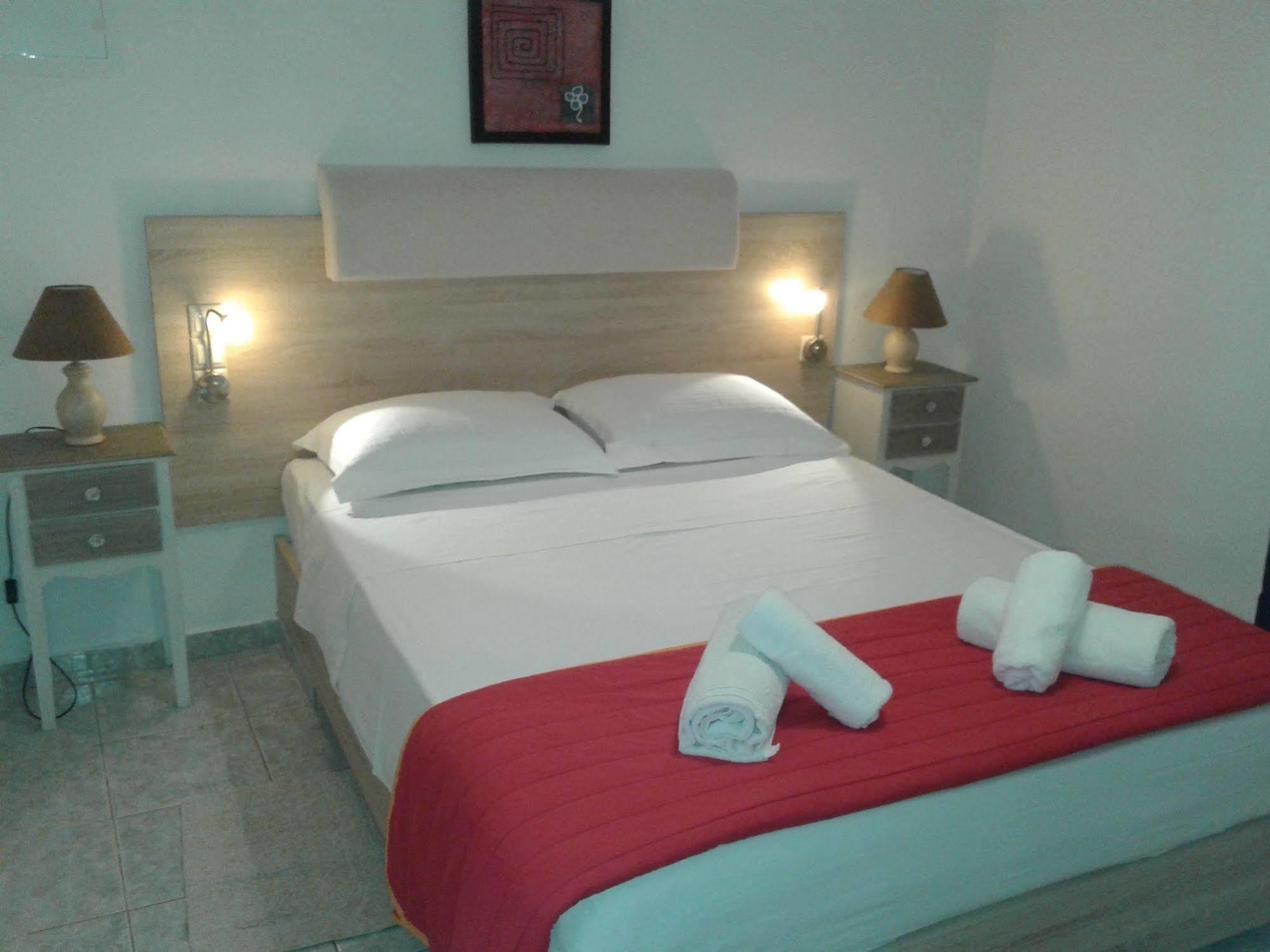 Hotel Petras Beach Сітія Екстер'єр фото